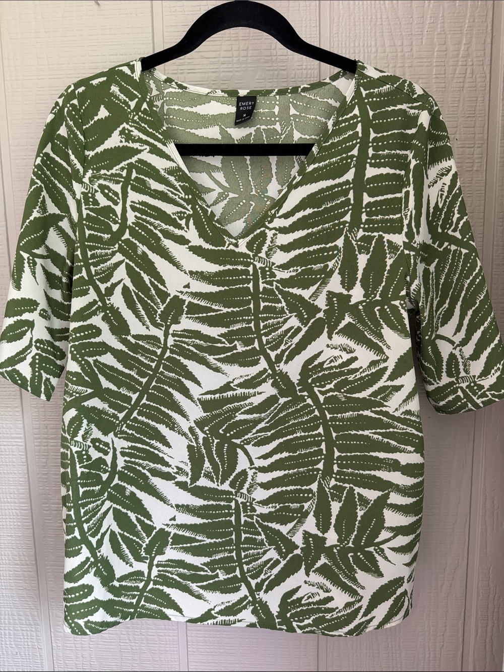 Green Fern Print V-Neck Women's Top